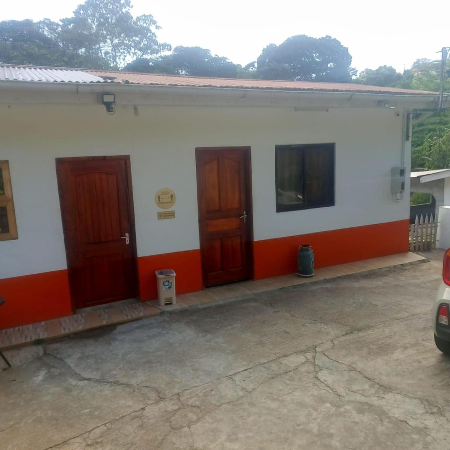 Papayas Self Catering Room 维多利亚 外观 照片